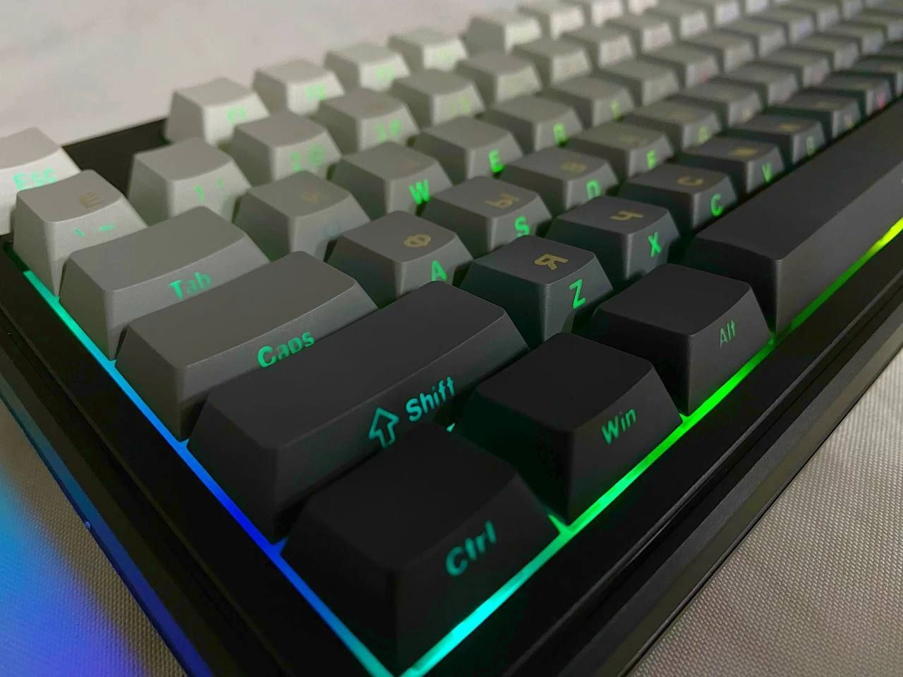 O'yin klaviaturasi Attack Shark M87 O'zbekistonda