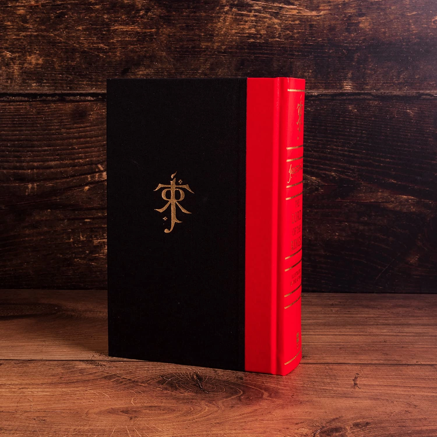 J.R.R. Tolkien: The Lord of the Rings Deluxe Illustrated O'zbekistonda