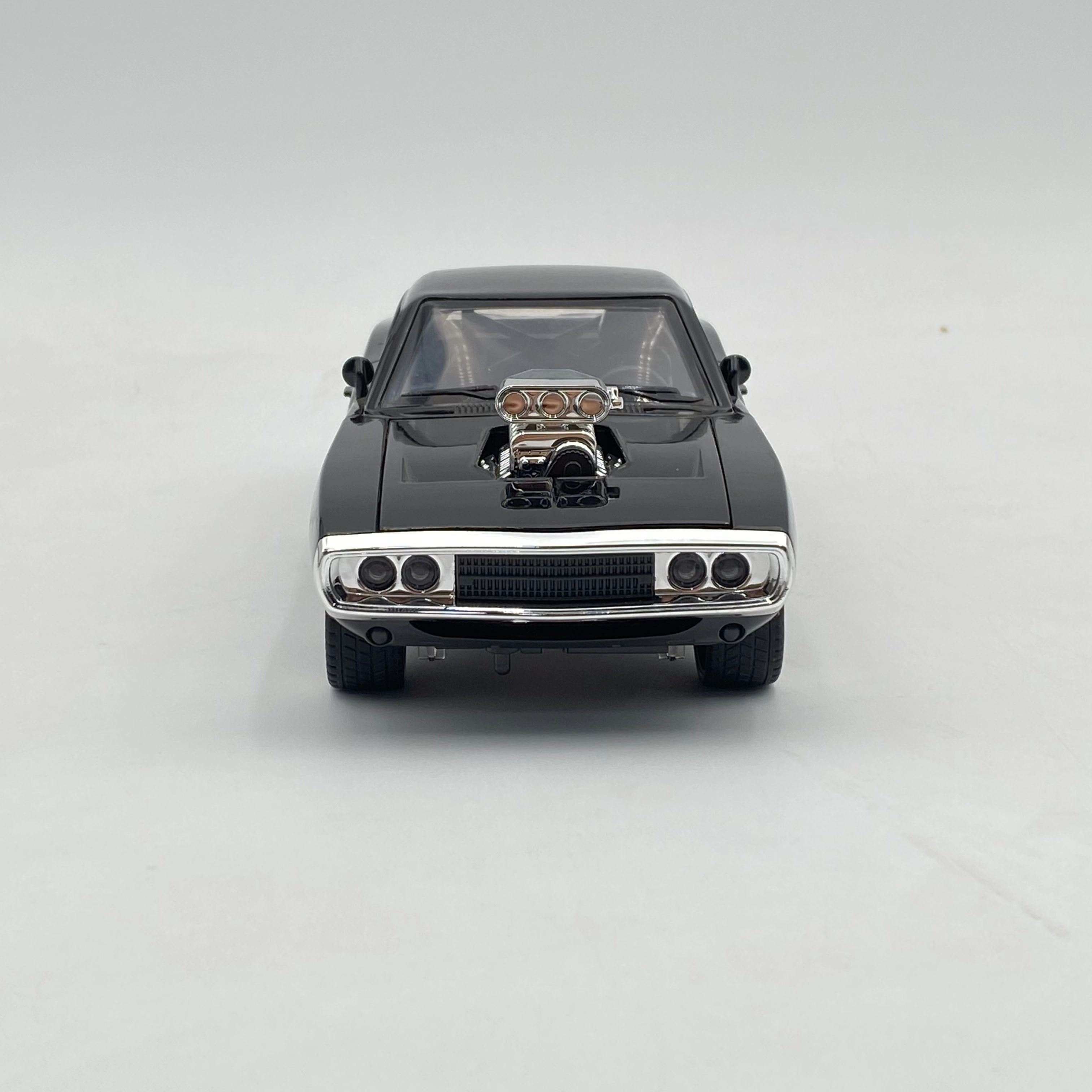 DODGE Charger R/T o'yinchoq mashina modeli arzon