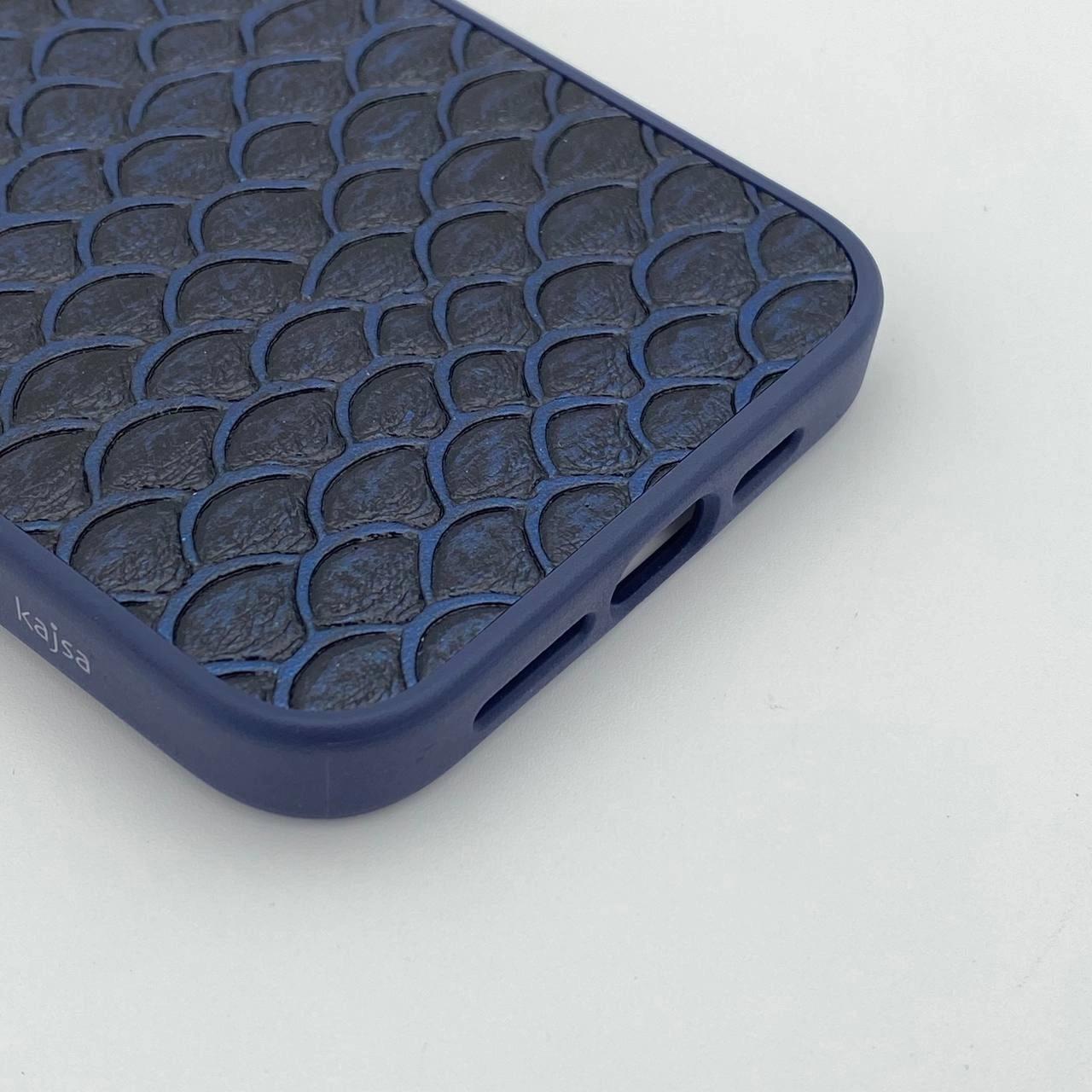 Чехол Kajsa Glamorous Collection Mermaid для iPhone 15 Pro Max синий онлайн