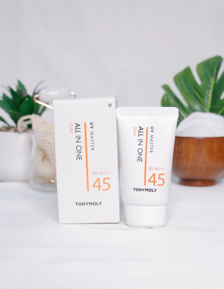СОЛНЦЕЗАЩИТНЫЙ КРЕМ UV MASTER ALL IN ONE SUN 50ML купить