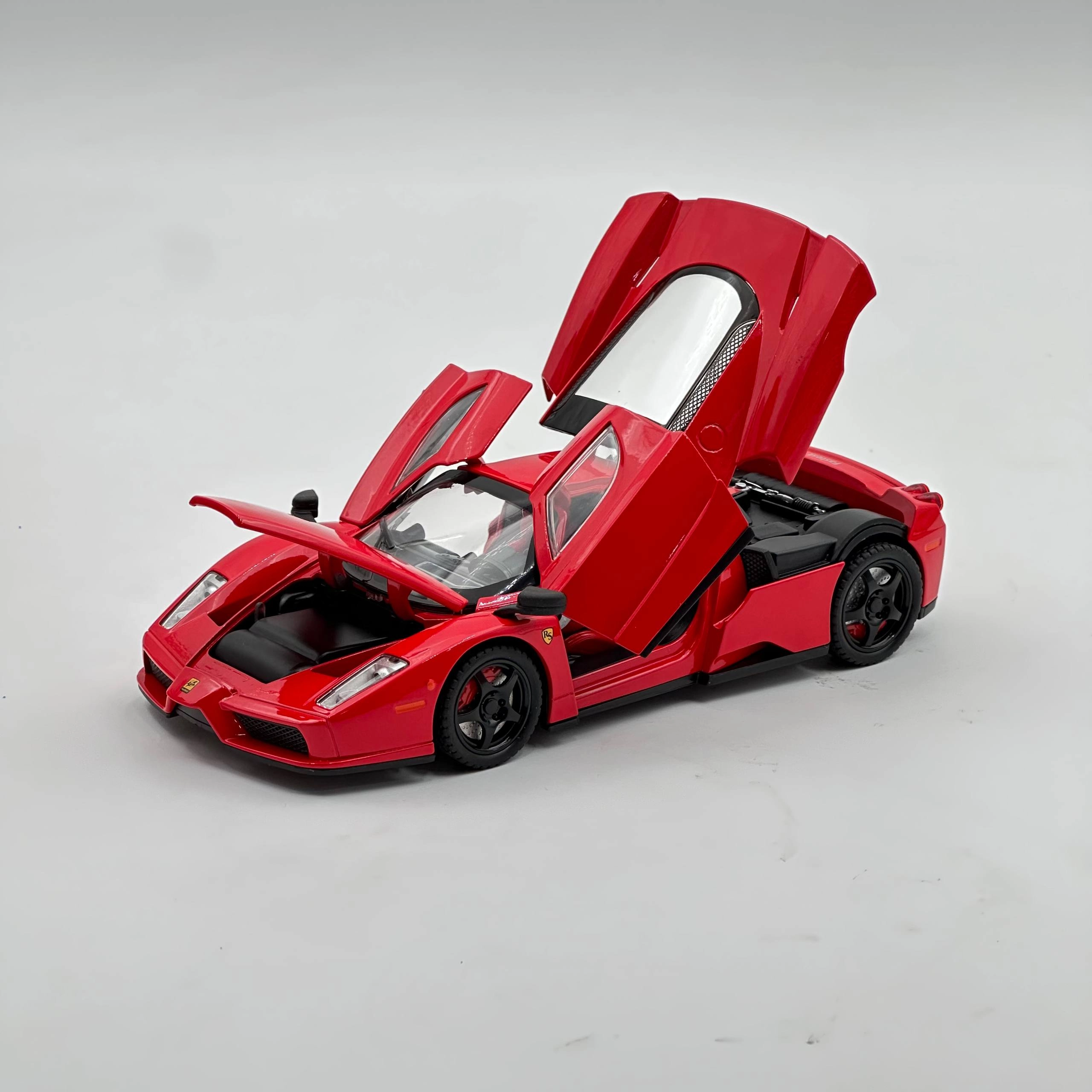 Игрушечная машина модель -Ferrari ENZO недорого