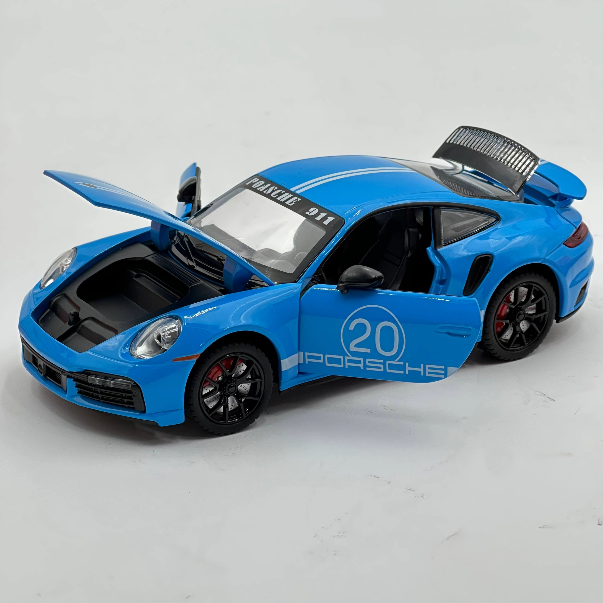 Игрушечная машина модель -Porsche 911 Turbo S в Узбекистане