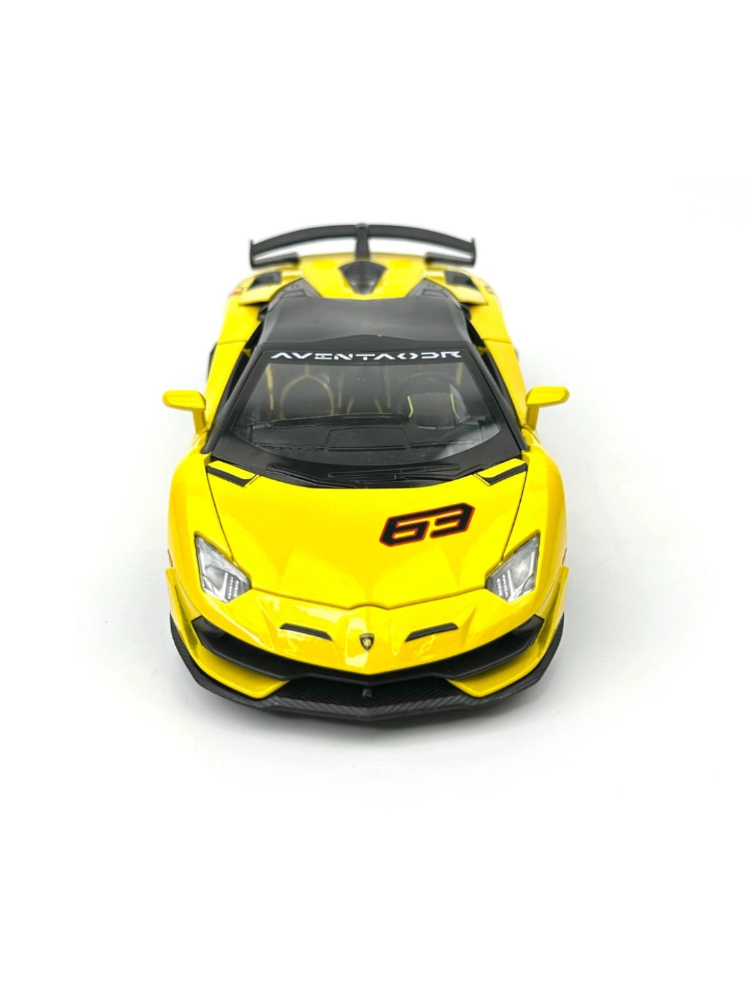 Металлическая коллекционная машинка Lamborghini Aventador SVJ 63 1/24, Yellow недорого