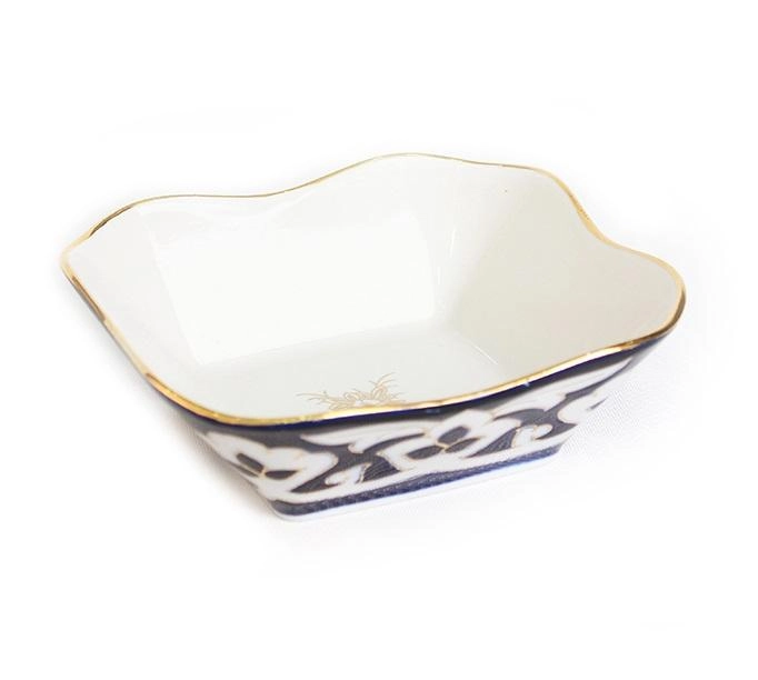 Салатники квадратные 14 см с золотом 