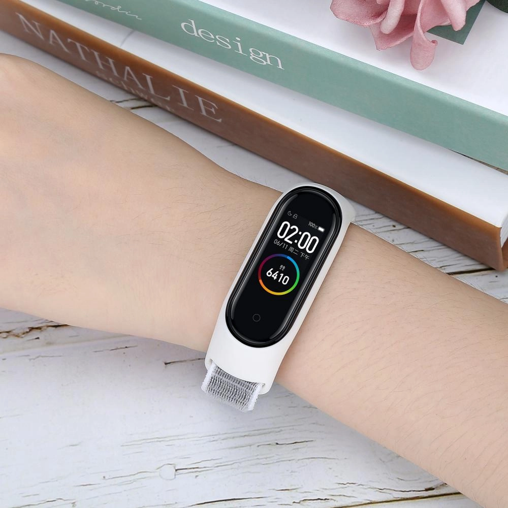 Xiaomi Mi Band 5 / Mi Band 4 / Mi Band 3 uchun tasmacha (neylon, oq + kul rang) sotib olish