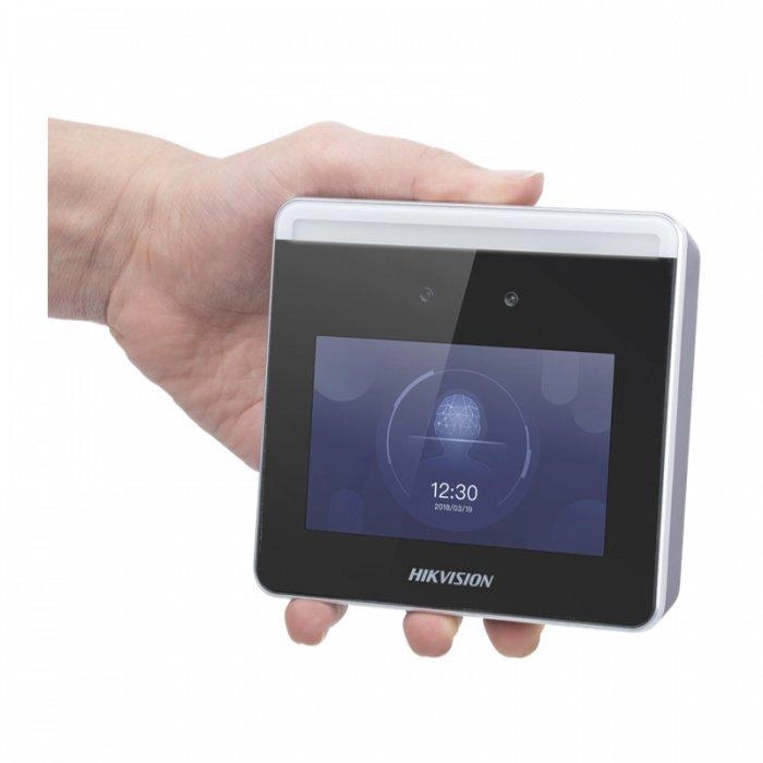Терминал доступа с функцией распознавания лиц Hikvision DS-K1T331W в Узбекистане