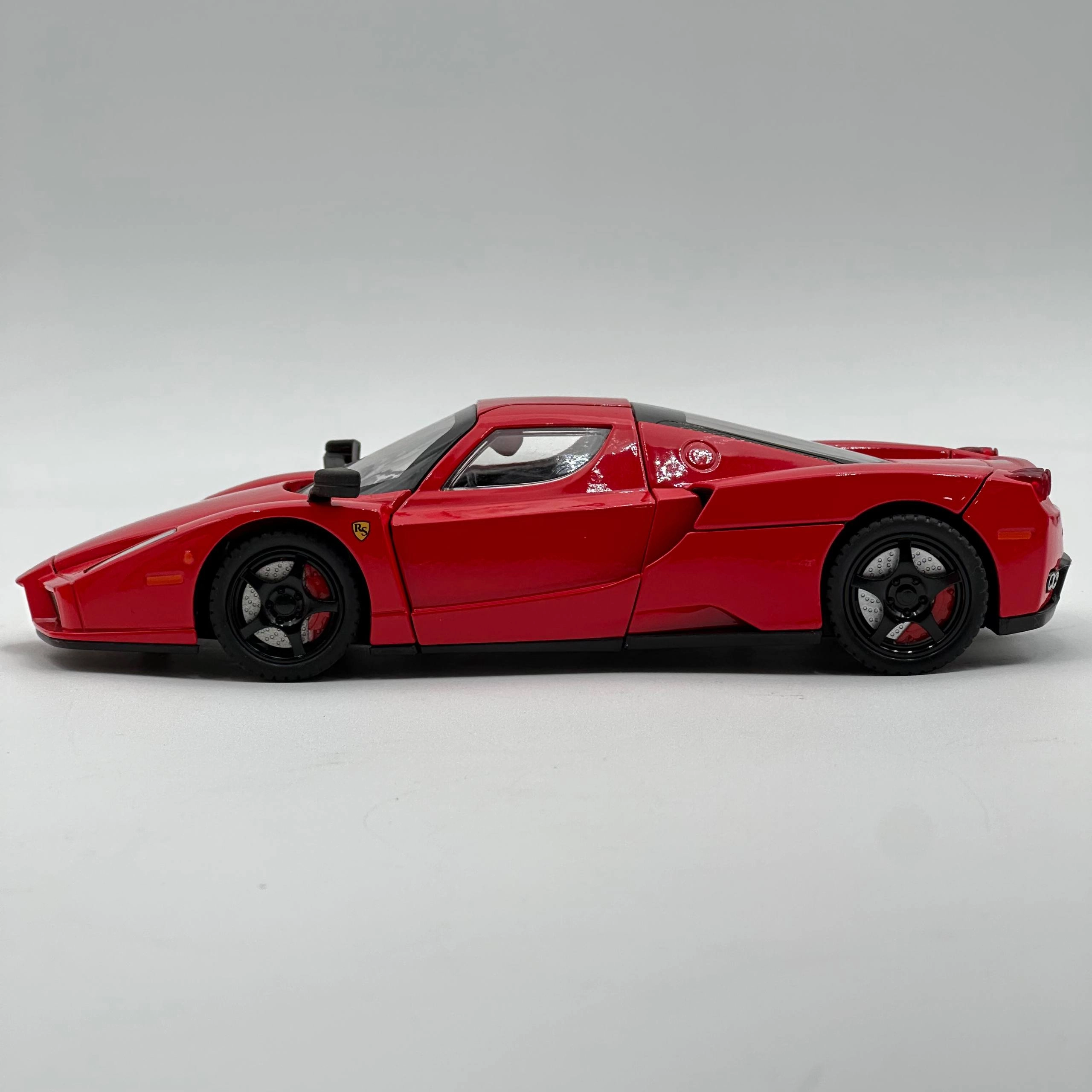 Игрушечная машина модель -Ferrari ENZO в Узбекистане
