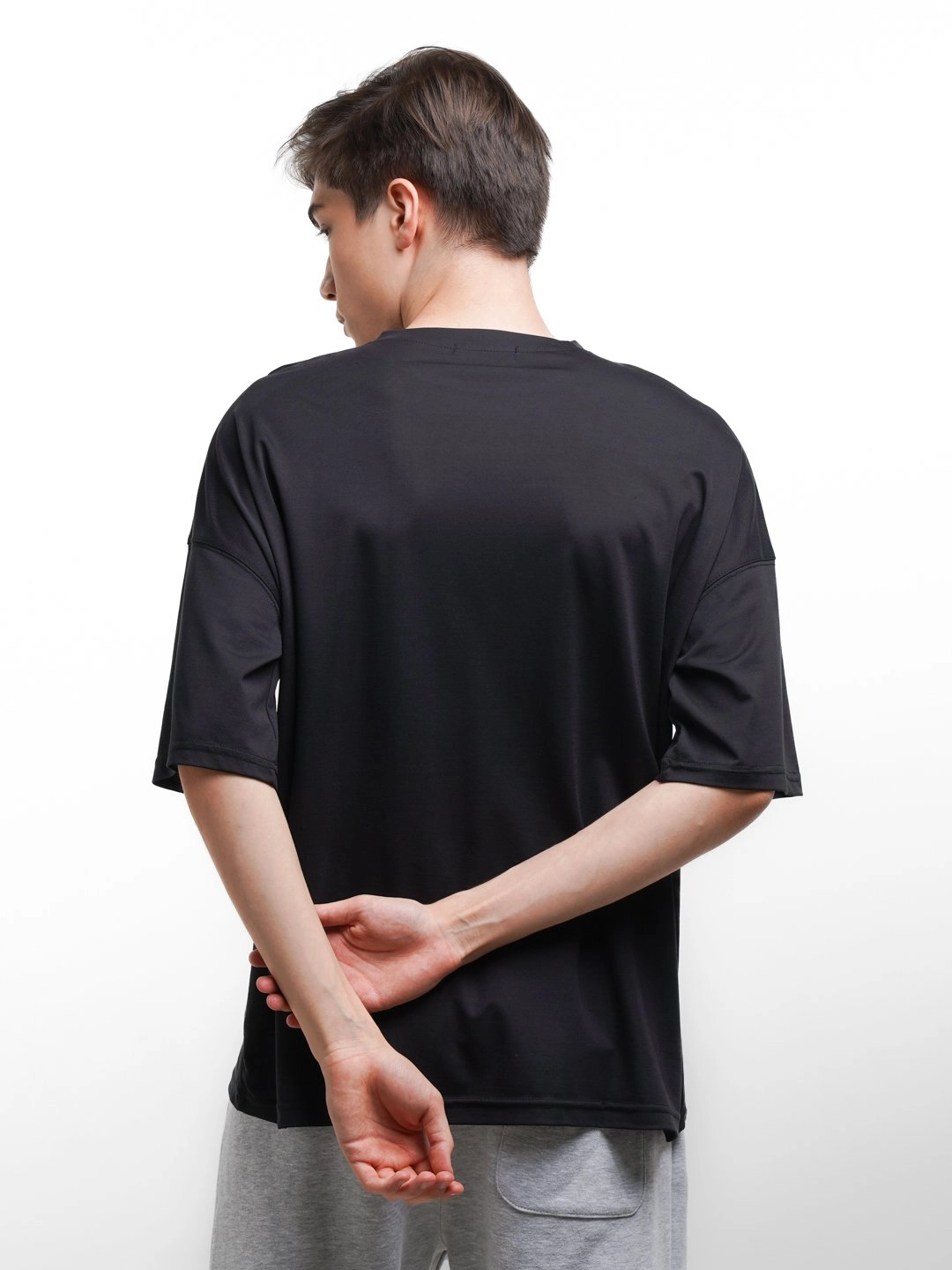 Sizning uslubingizni ajoyib qiladigan Ara futbolkasi S O'zbekistonda