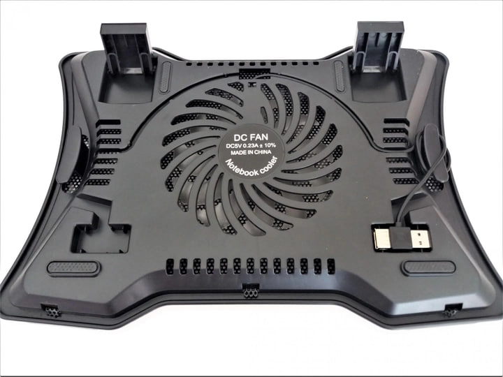 N133 noutbuk uchun qora sovituvchi taglik O'zbekistonda