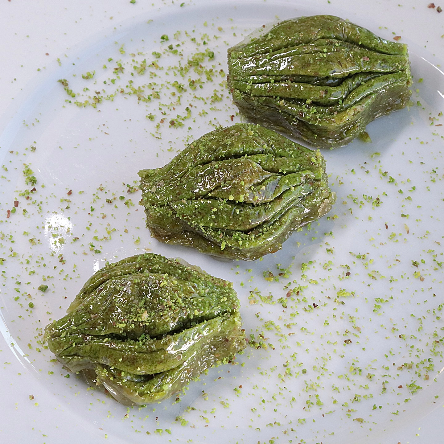 Yashil rangli midiyasimon shirinlik, 500 g sotib olish