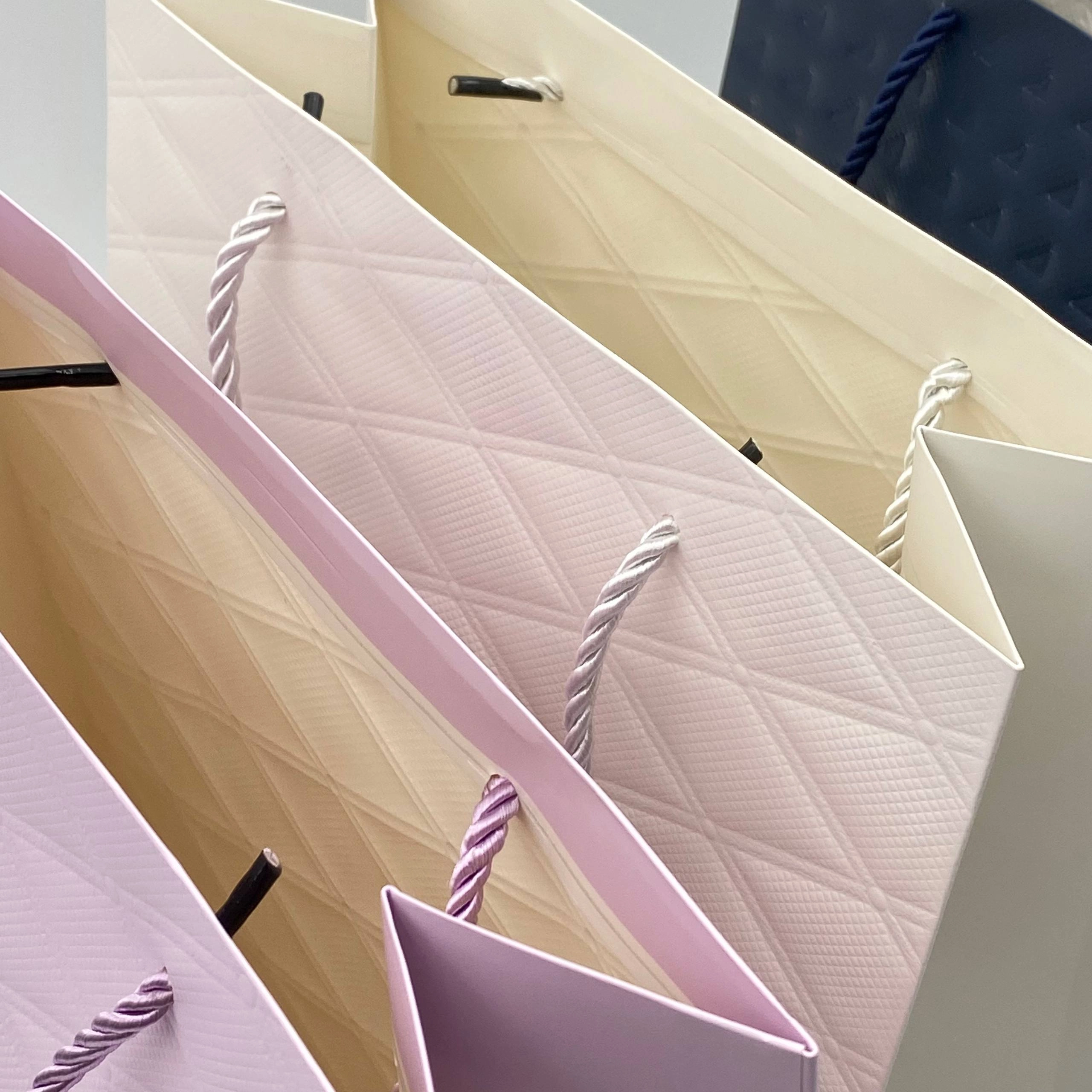 Sovg‘a paketi, dona (18x10x23 sm) O'zbekistonda