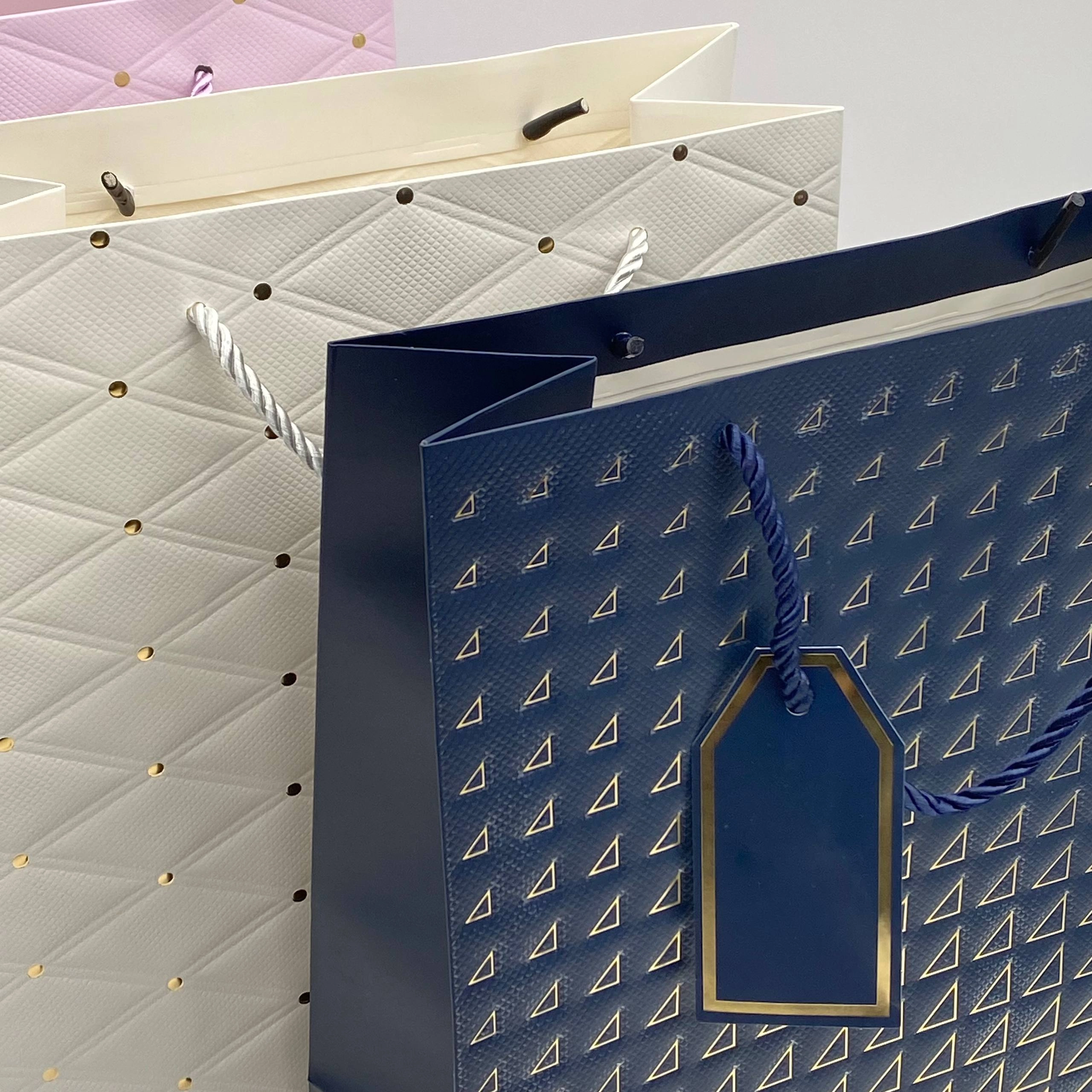 Sovg‘a paketi, dona (18x10x23 sm) arzon