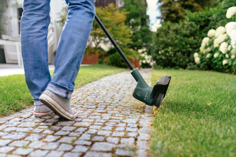 Триммер аккумуляторный BOSCH EasyGrassCut 18-26 недорого
