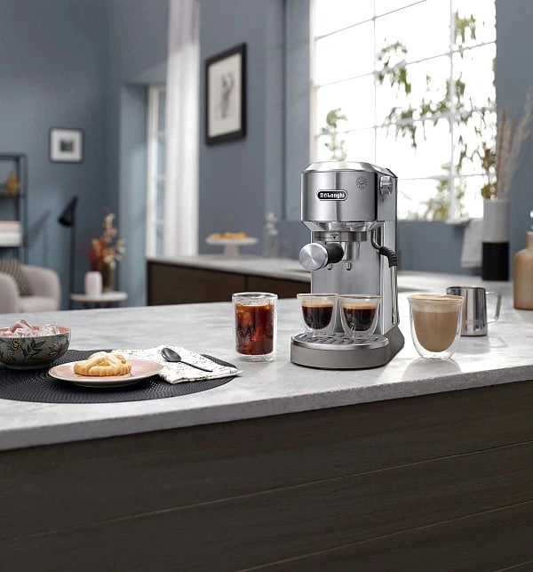 Кофеварка рожковая Delonghi EC890.M характеристики