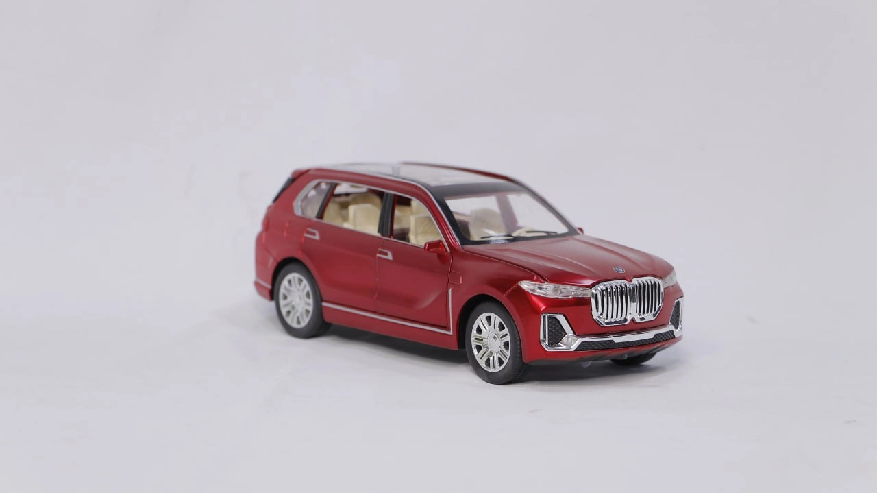 BMW X7 qizil o'yinchoq mashina modeli sotib olish