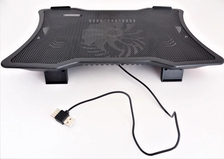 N133 noutbuk uchun qora sovituvchi taglik bo'lib to'lash