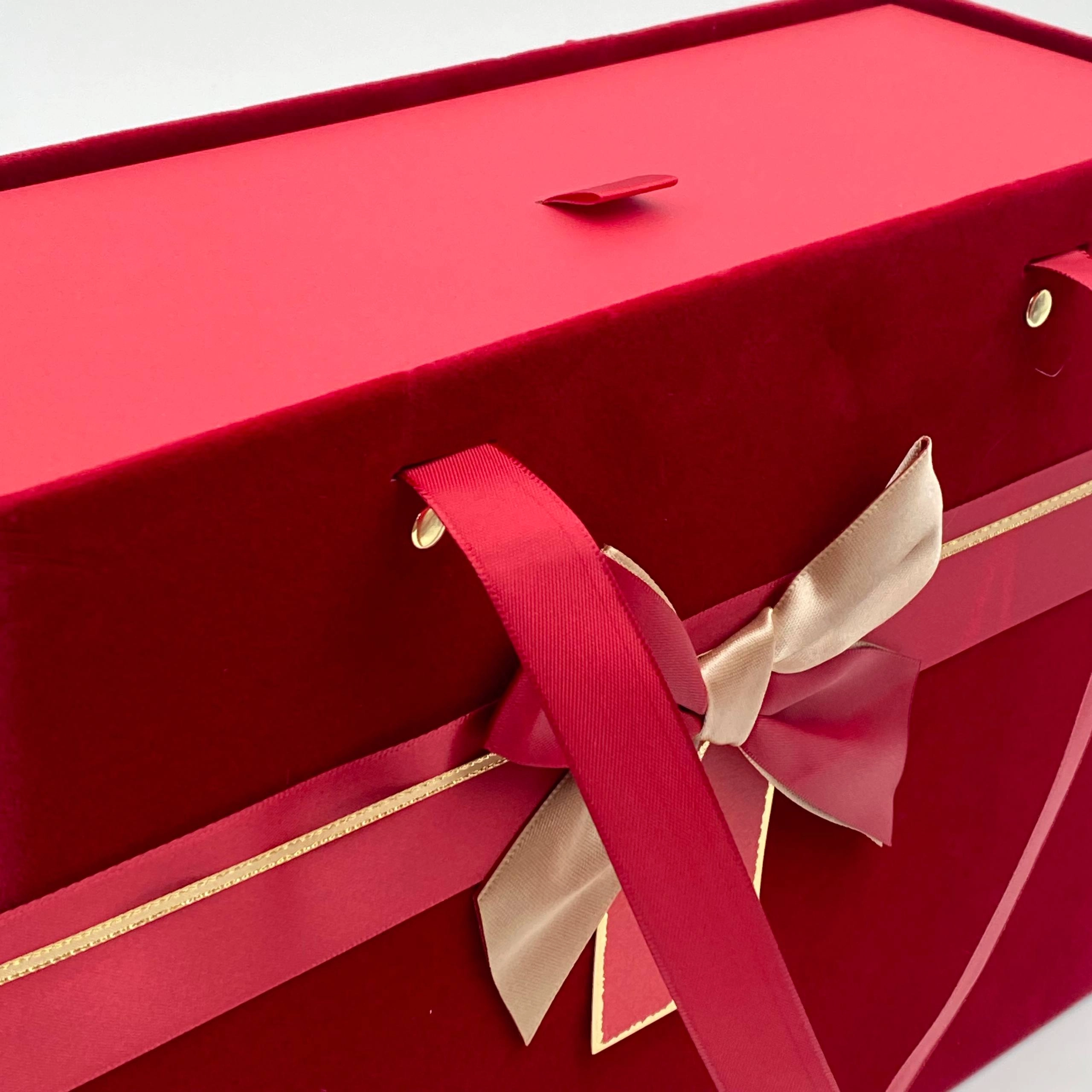 Sovg'a uchun quti qizil 9335-13D, o'rtacha (29 × 21 × 9 sm) O'zbekistonda