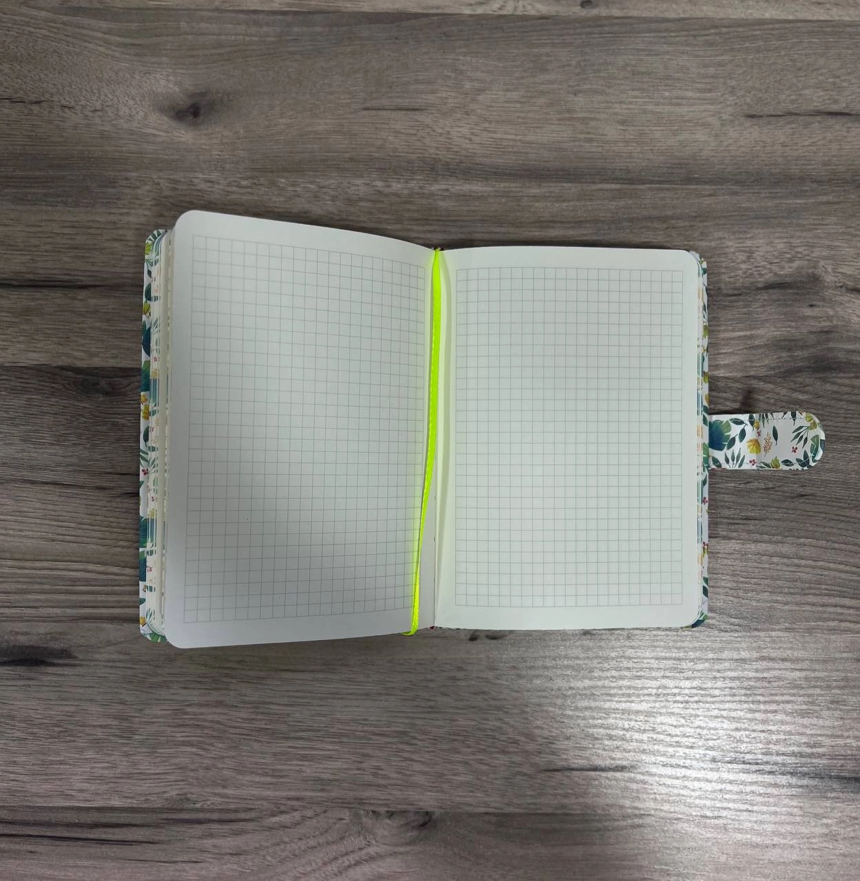 Beautiful Flowers зеленый блокнот (224 pages) в Узбекистане