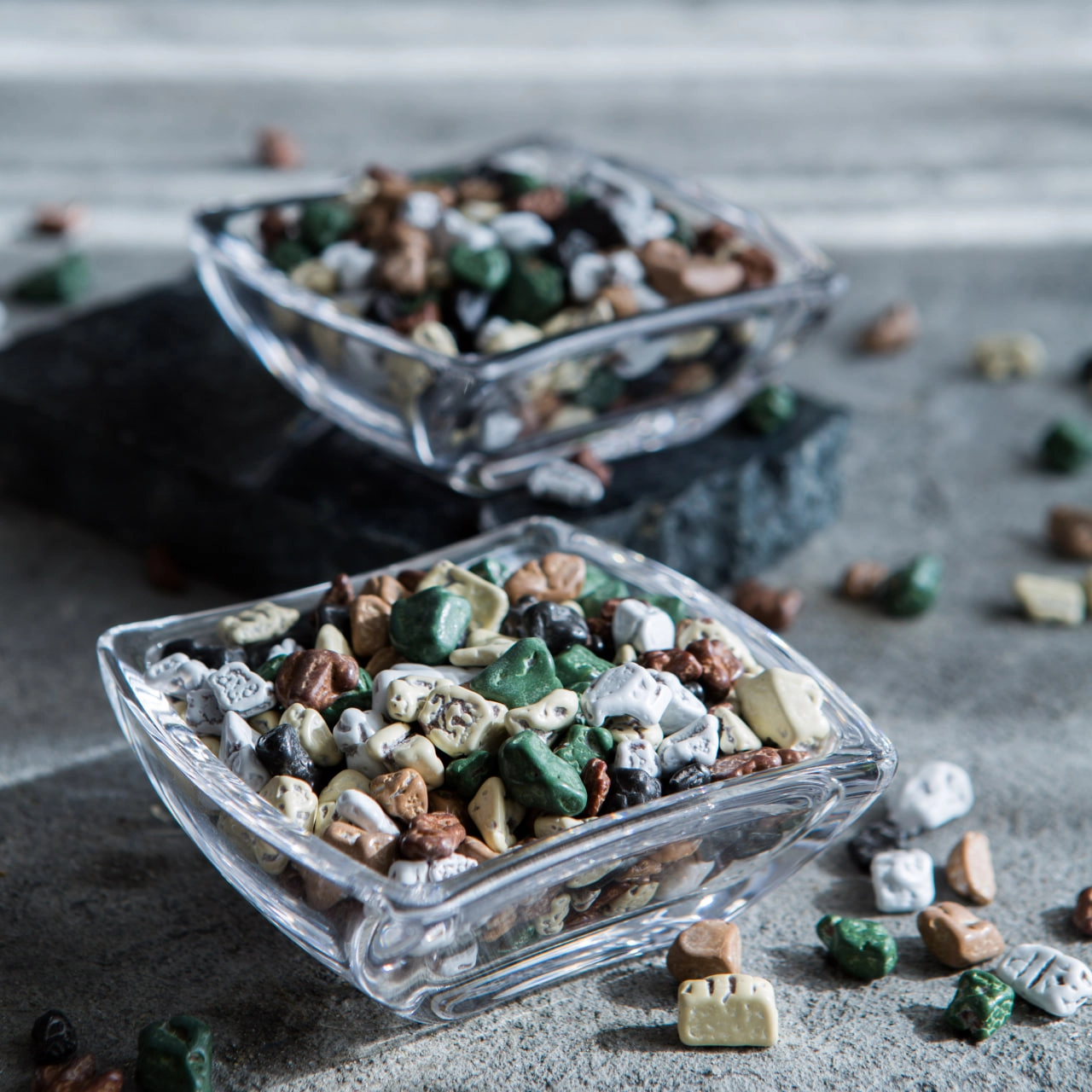 Rang-barang sutli shirin toshchalar, 100 g sotib olish