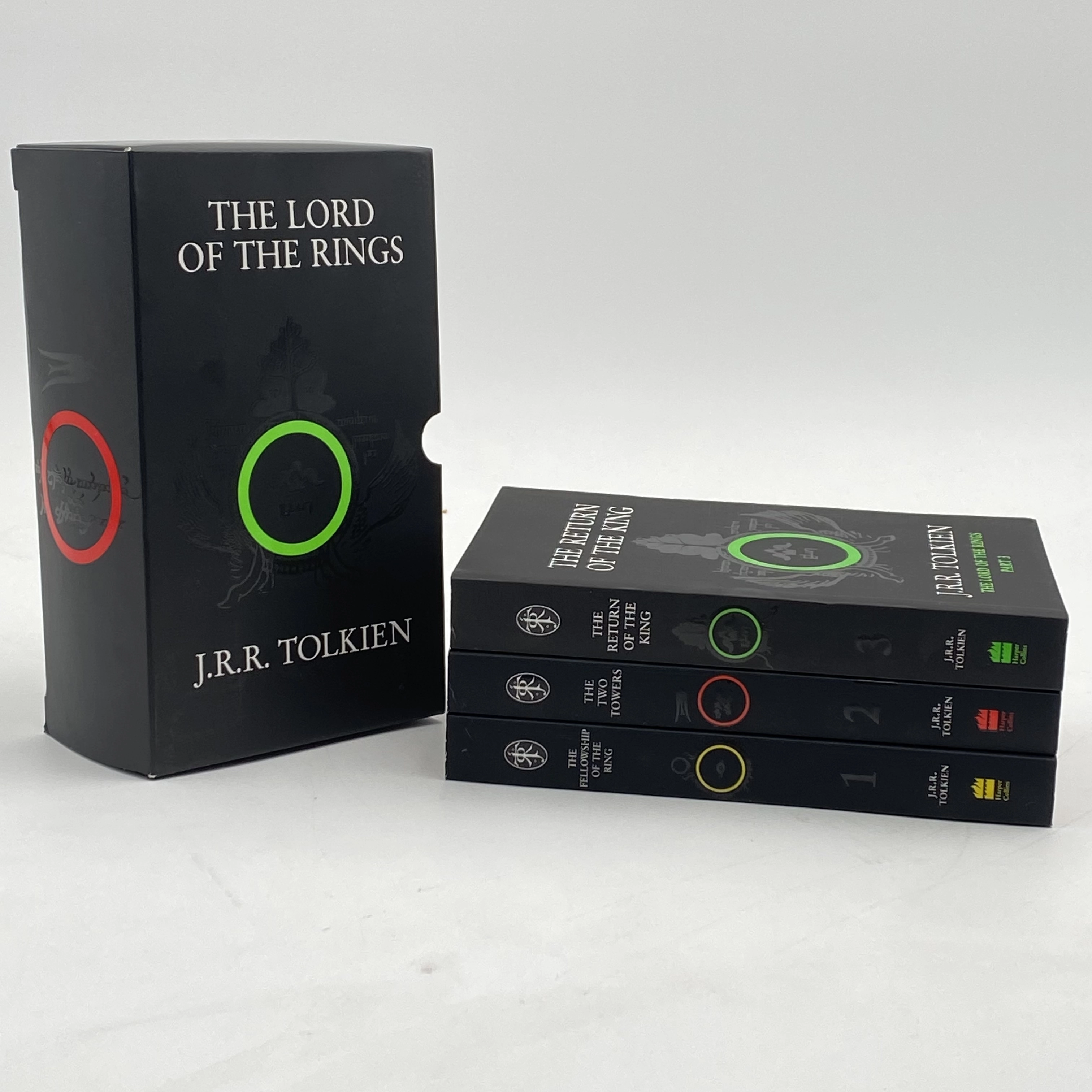 J.R.R. Tolkien: The Lord of the Rings, (3 Set Of Box) bo'lib to'lash