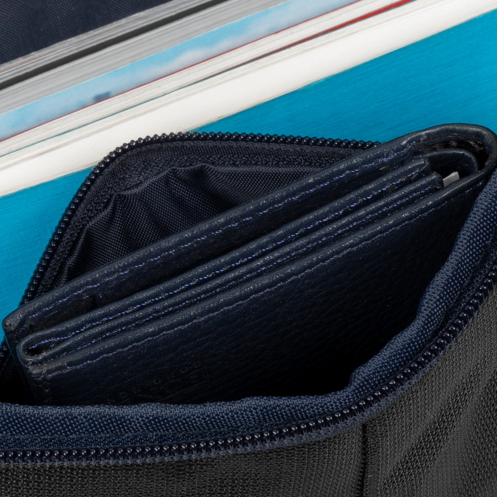 RIVACASE 8460 ECO Bulker 17,3" qora ryukzak (4260403570012) yetkazib berish