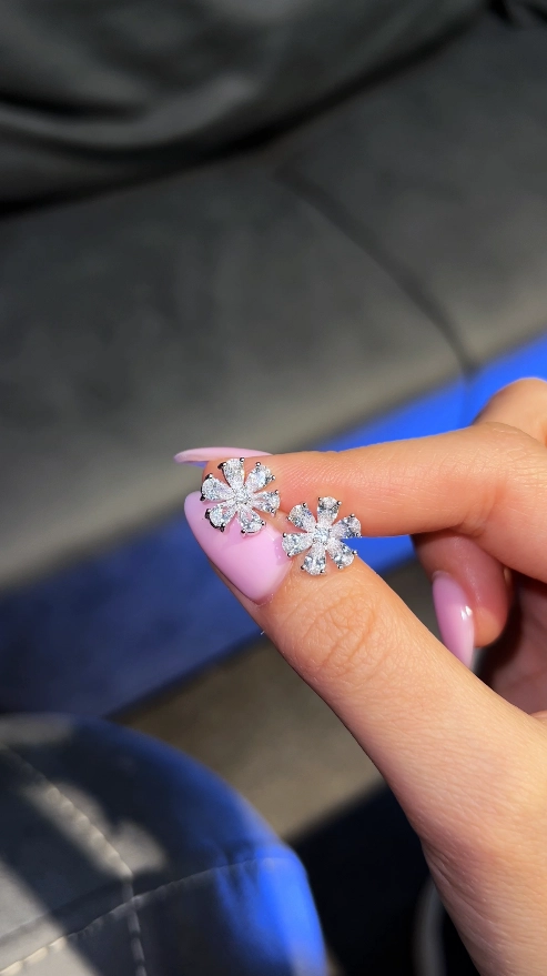 Kumush sirg'alar Moon petals sotib olish