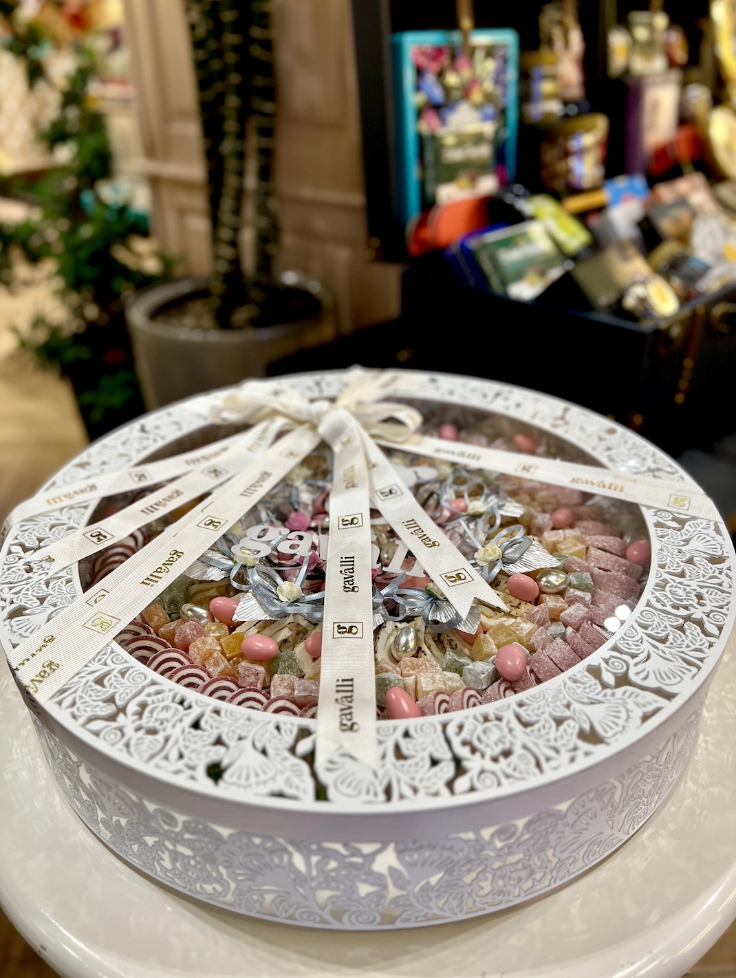 Doira shaklidagi oq Fotixa to&lsquo;plami sotib olish