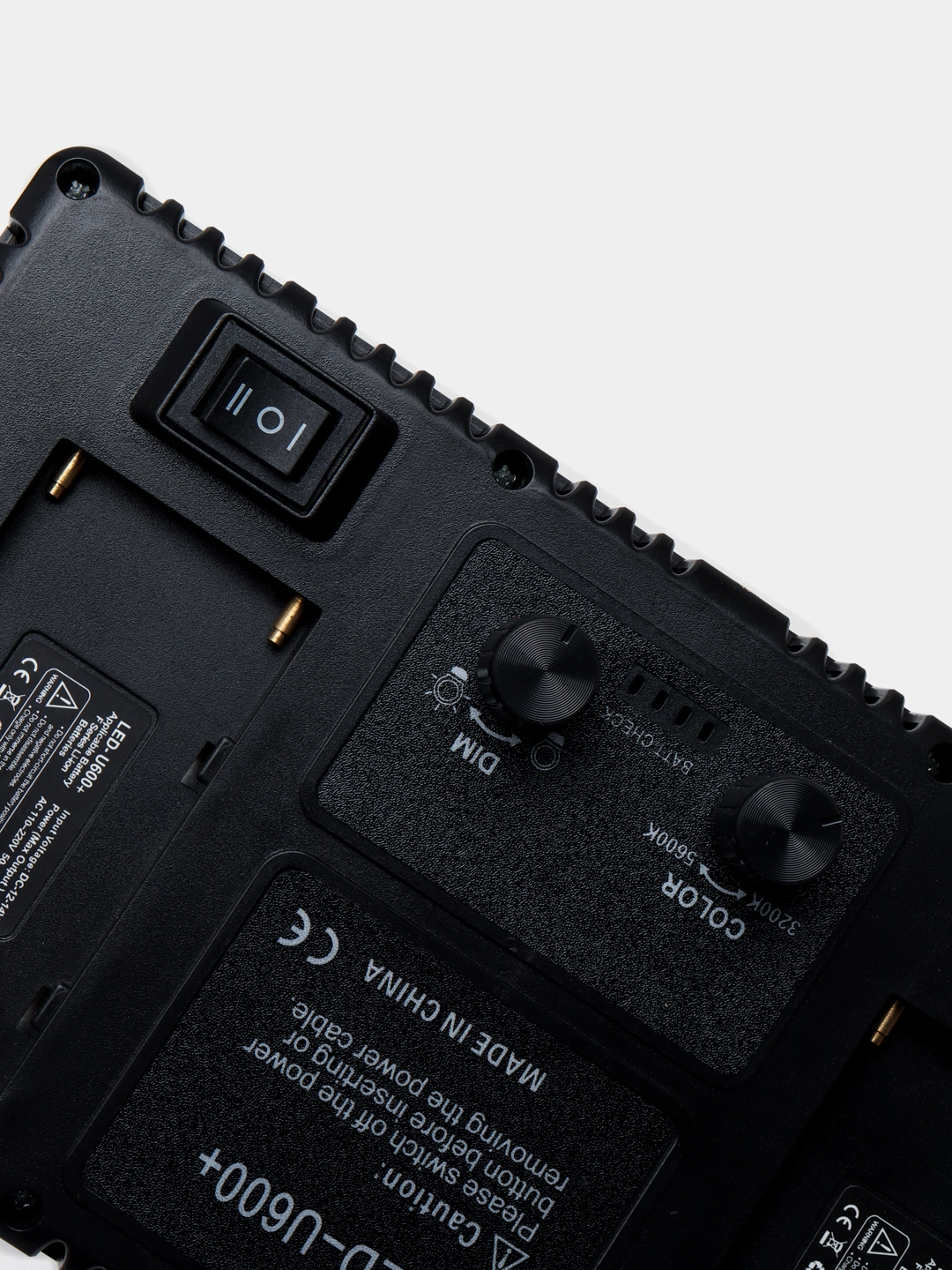 Pro LED 600 video va fotosurat uchun chiroq narxi