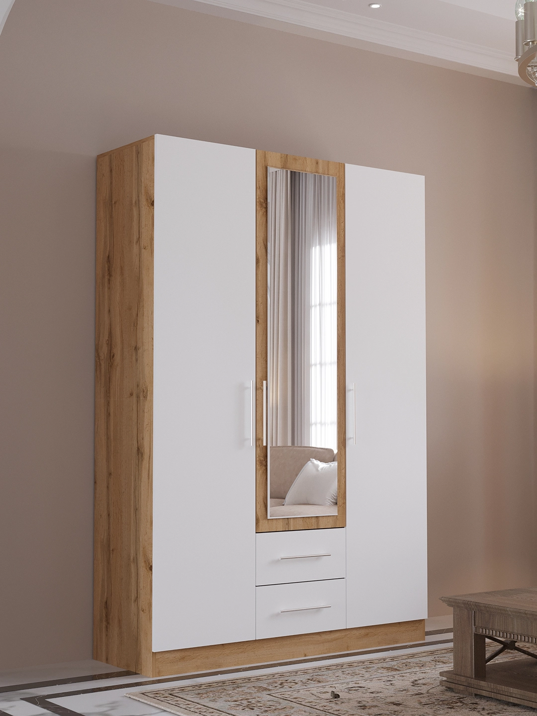 "Atlant 3D" kiyim javoni, Votan emanli O'zbekistonda