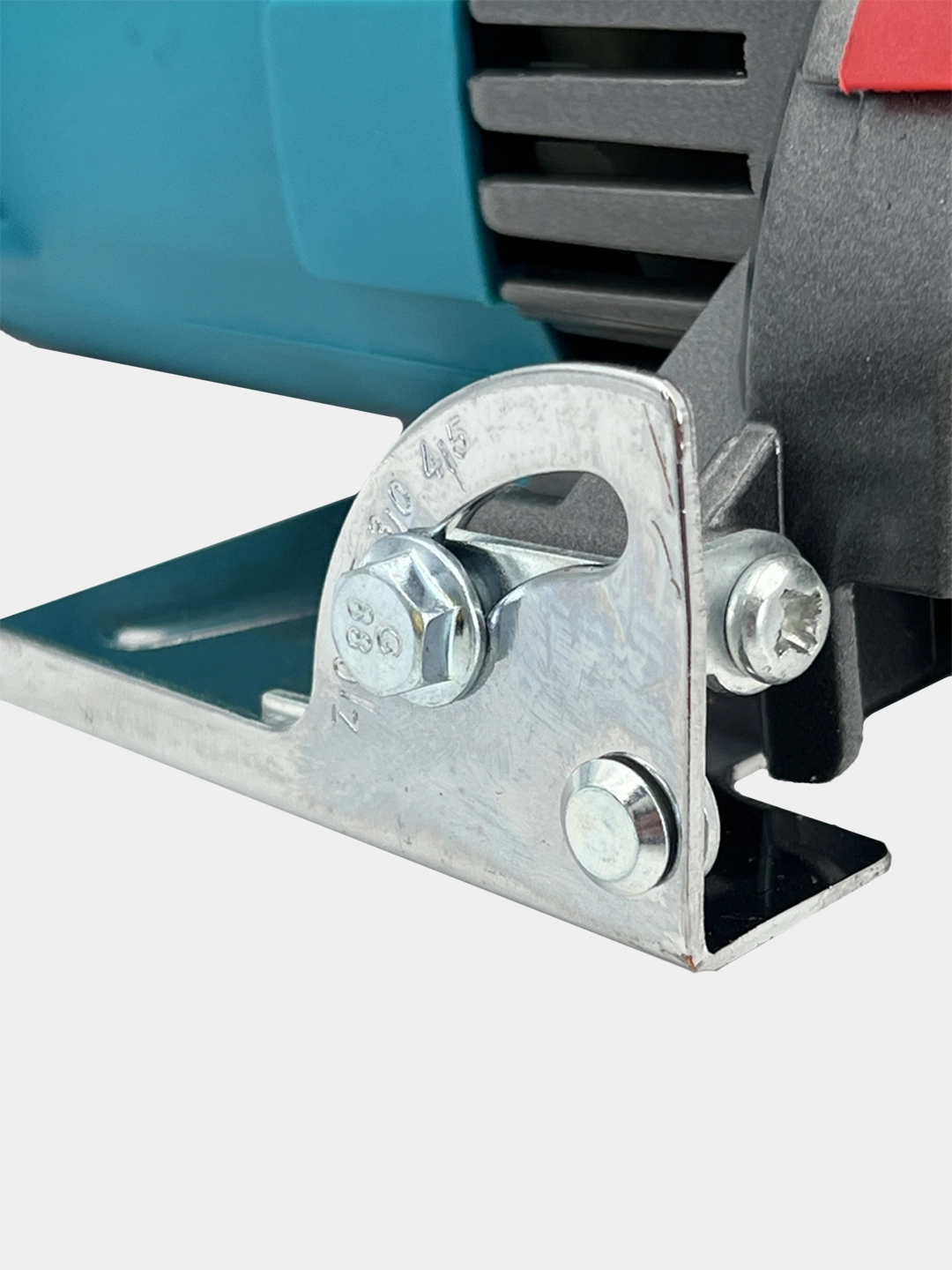 Циркулярная пила BIYOTI BYT-MC305 (2-MC305) онлайн