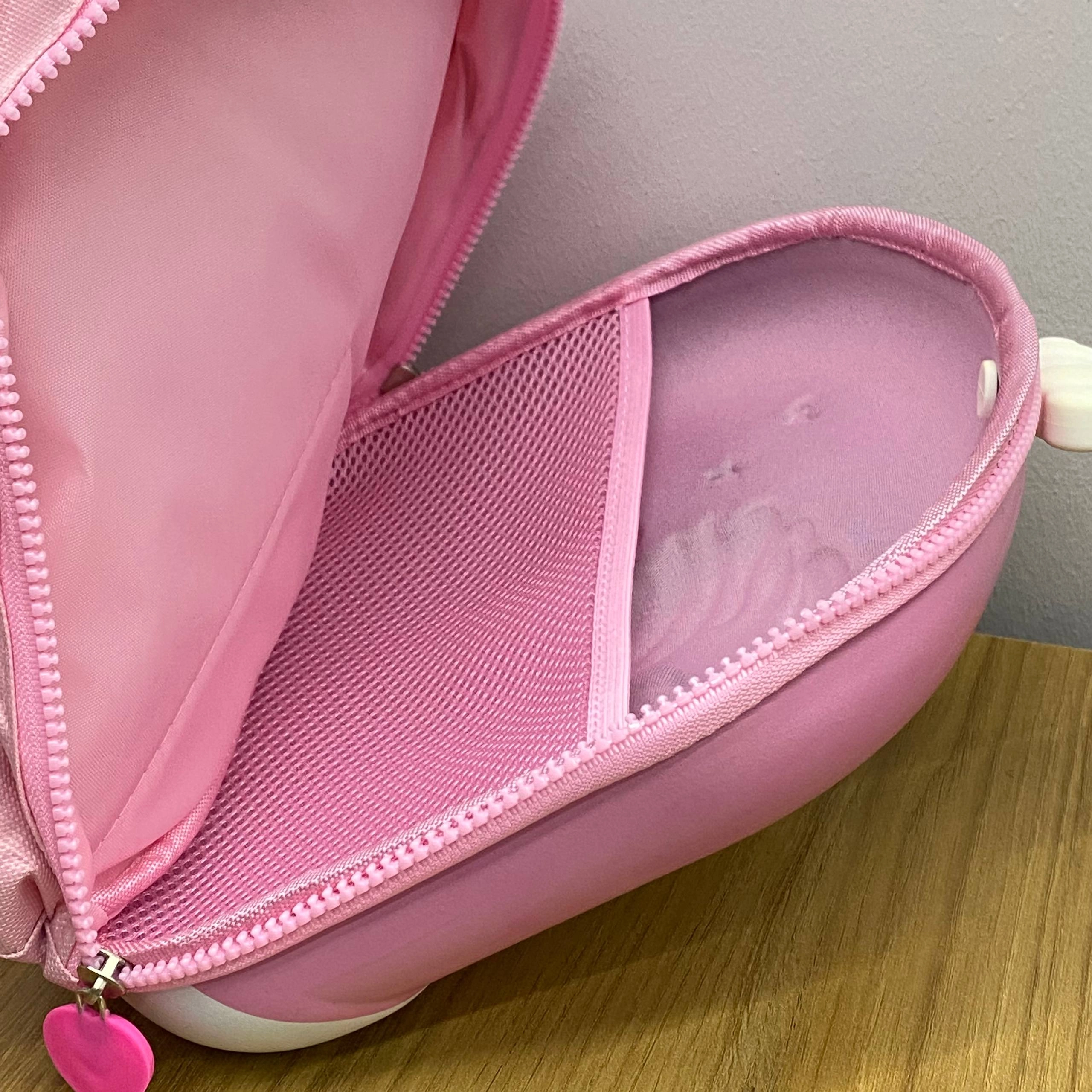 Bolalar ryukzaki &ldquo;Pushti yakkashoh&rdquo; onlayn