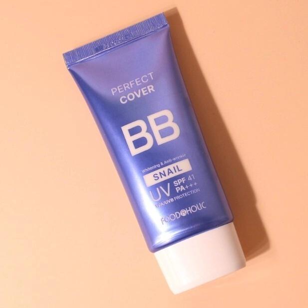 Mutsini bilan namlantiruvchi Foodaholic Snail Perfect Cover BB Cream arzon