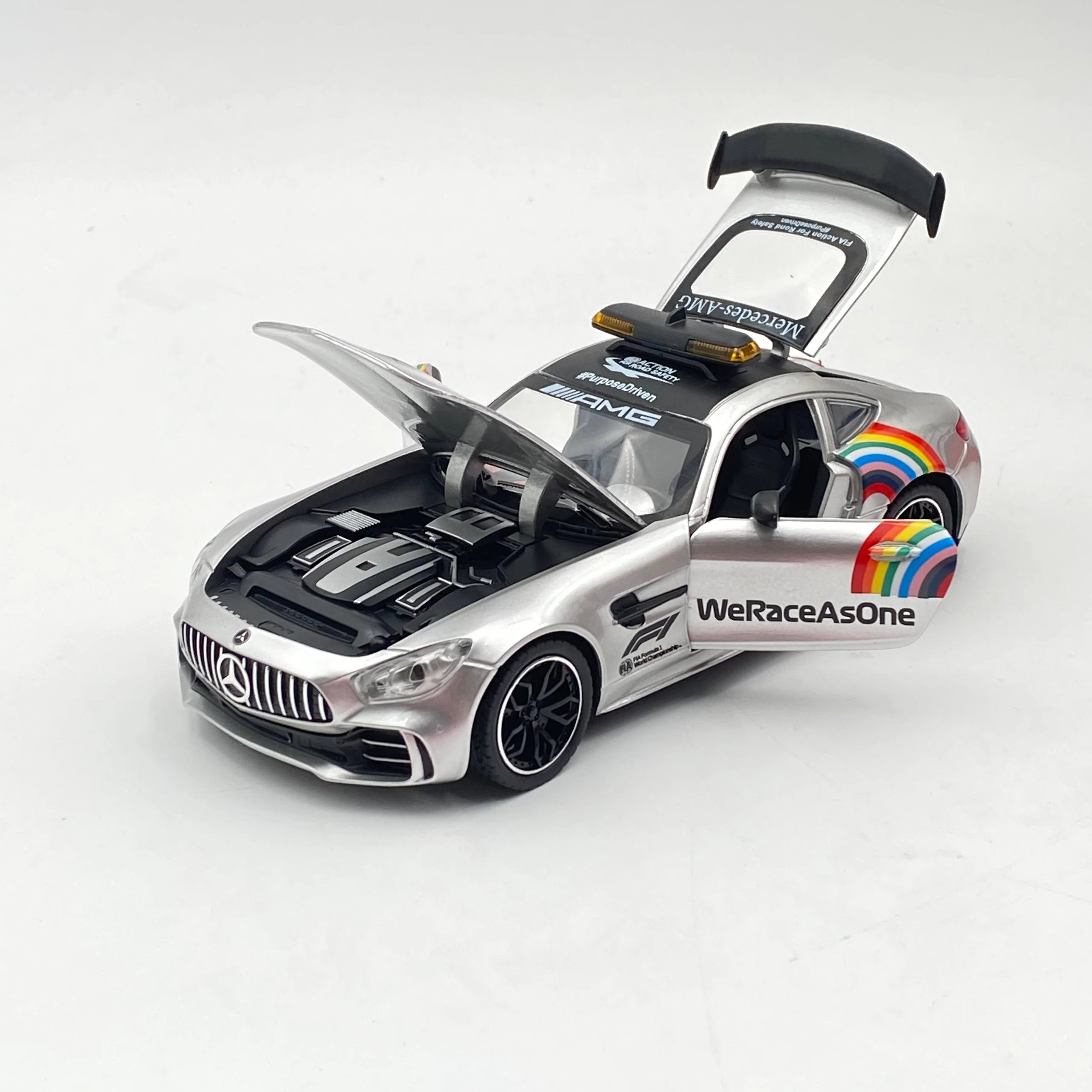 Игрушечная машина модель - Formula 1&rsquo;s Mercedes-AMG GT R Safety Car, Gray в Узбекистане