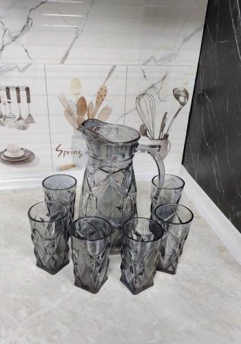 &ldquo;Tillarang asal&rdquo; ko&lsquo;za va stakanlar to&lsquo;plami arzon