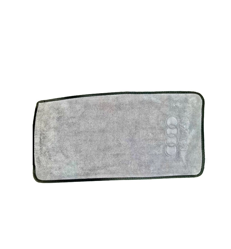 Audi logotipi tushirilgan avtomobil uchun tuklarsiz sochiq arzon