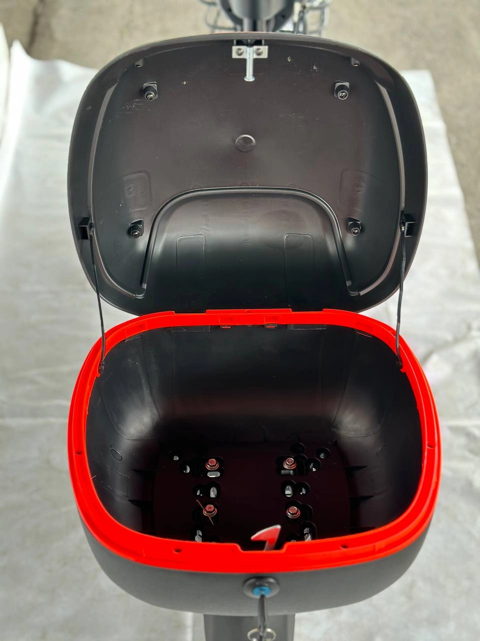 ELektr skuter Velomax Х8-16 (60/20A) bo'lib to'lash