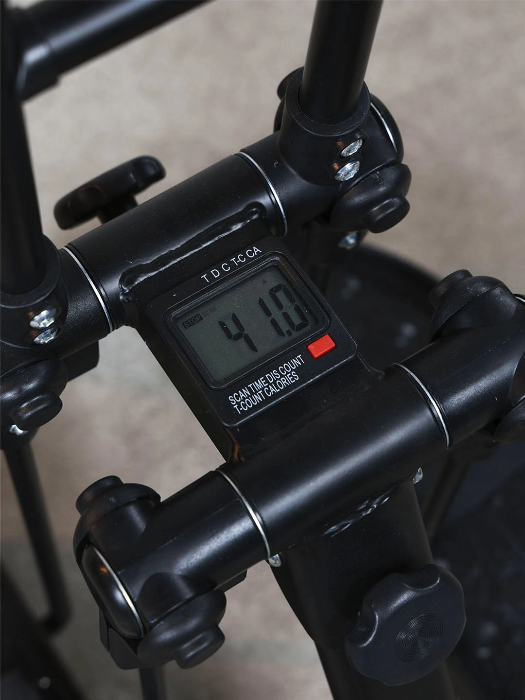 Uy sharoitida qo&lsquo;l va oyoq uchun velotrenajyor, reabilitatsiya mashqlar uchun sozlanadigan onlayn