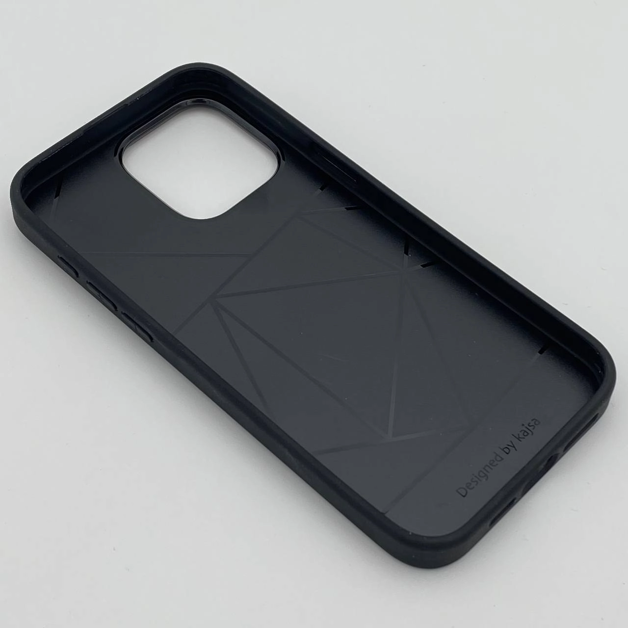 iPhone 15 Pro Max uchun Kajsa Denim Collection Stripe Gentlement qora g'ilofi bo'lib to'lash