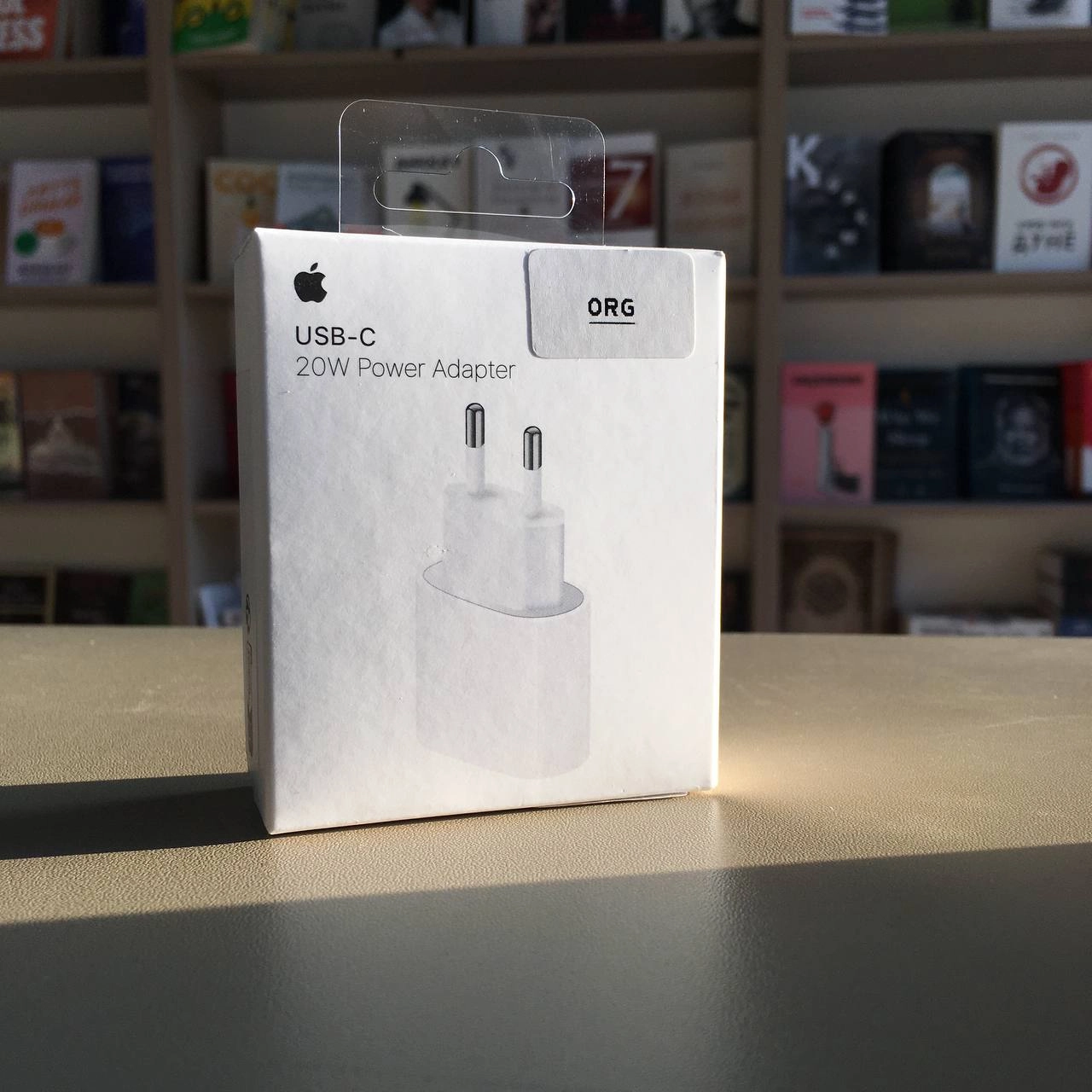 Apple Adapter MHJE3ZM 20W USB-C quvvatlash uskunasi O'zbekistonda