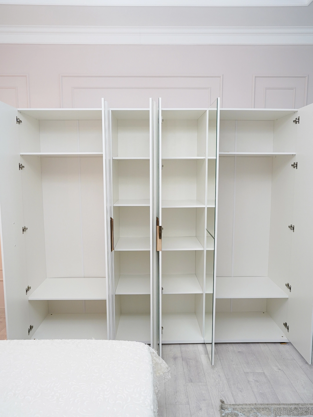 Simona 6D yotoq garniturasi bo'lib to'lash