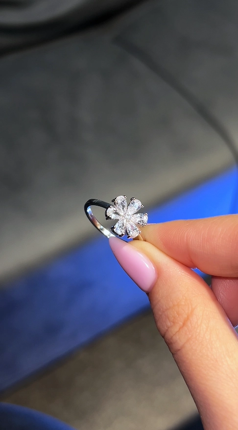 Moon petals kumush uzuk sotib olish