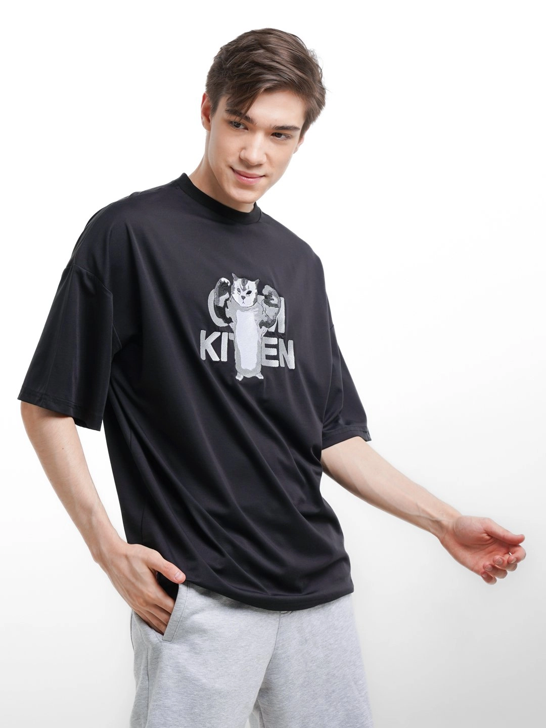 &ldquo;GYM cat&rdquo; printli futbolka S arzon