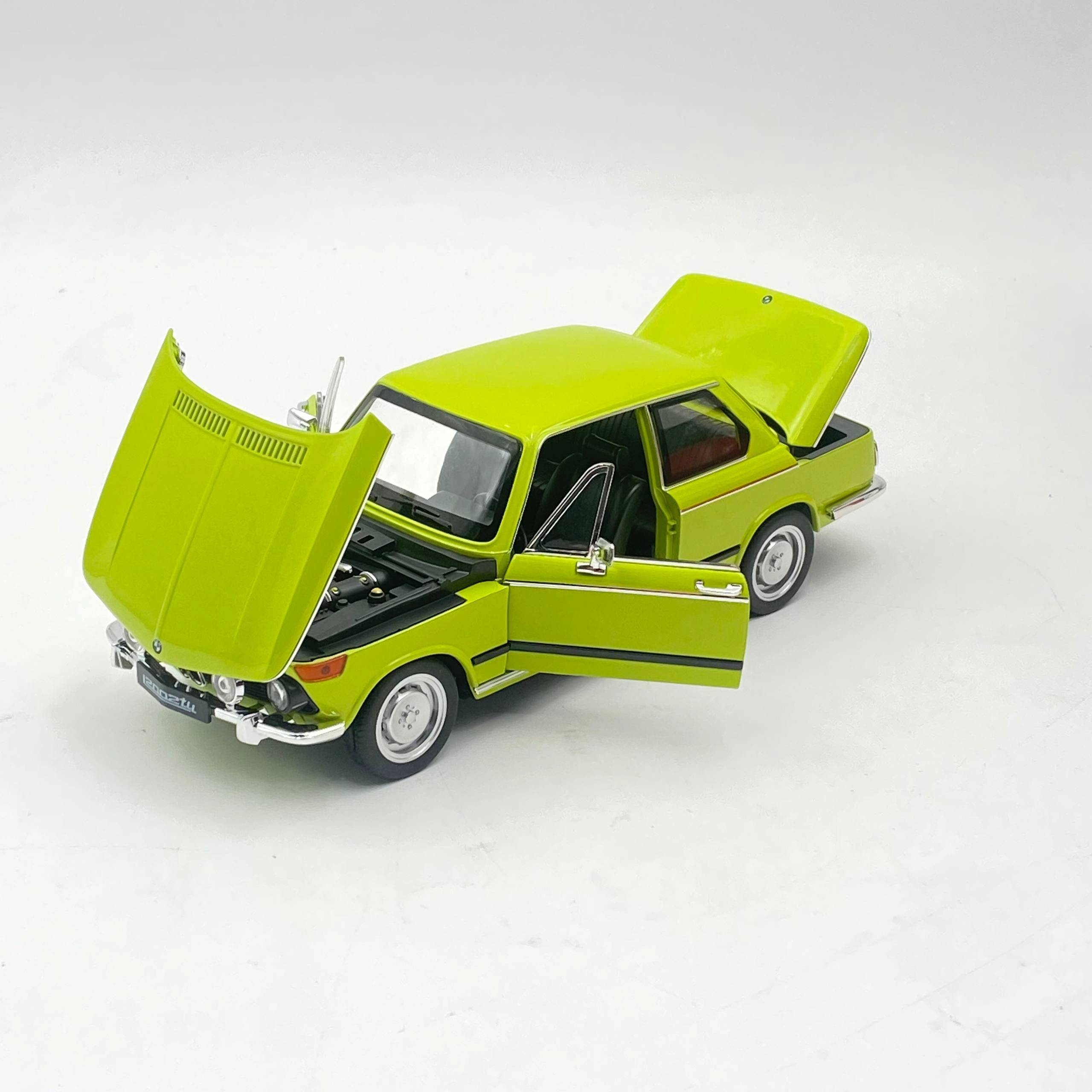 Игрушечная машина модель - BMW seria 2002TU, Green в Узбекистане
