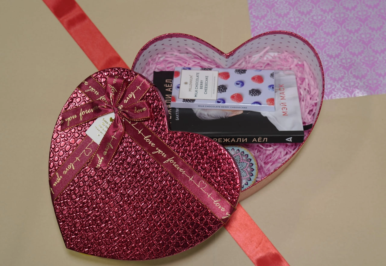 Совға учун тўплам. Ажойиб нарх ва етказиб бериш бепул. (199.000, Ажойиб шоколад, Шам, Совғабоп қути) рассрочка