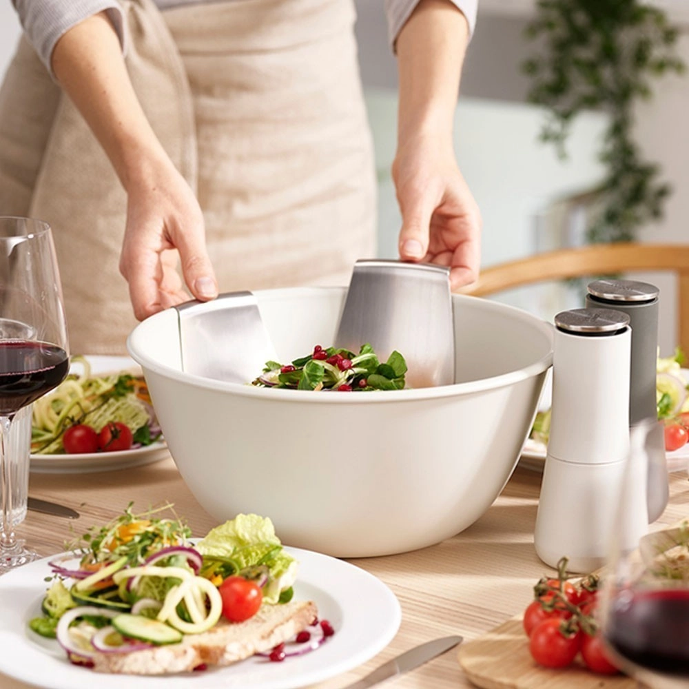 Joseph Joseph 20155 aralashtirgich aksessuarlariga ega salat idishi rasm bilan