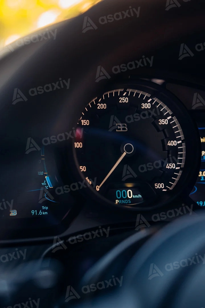 Автомобиль BUGATTI Chiron super sport 300+ с фото