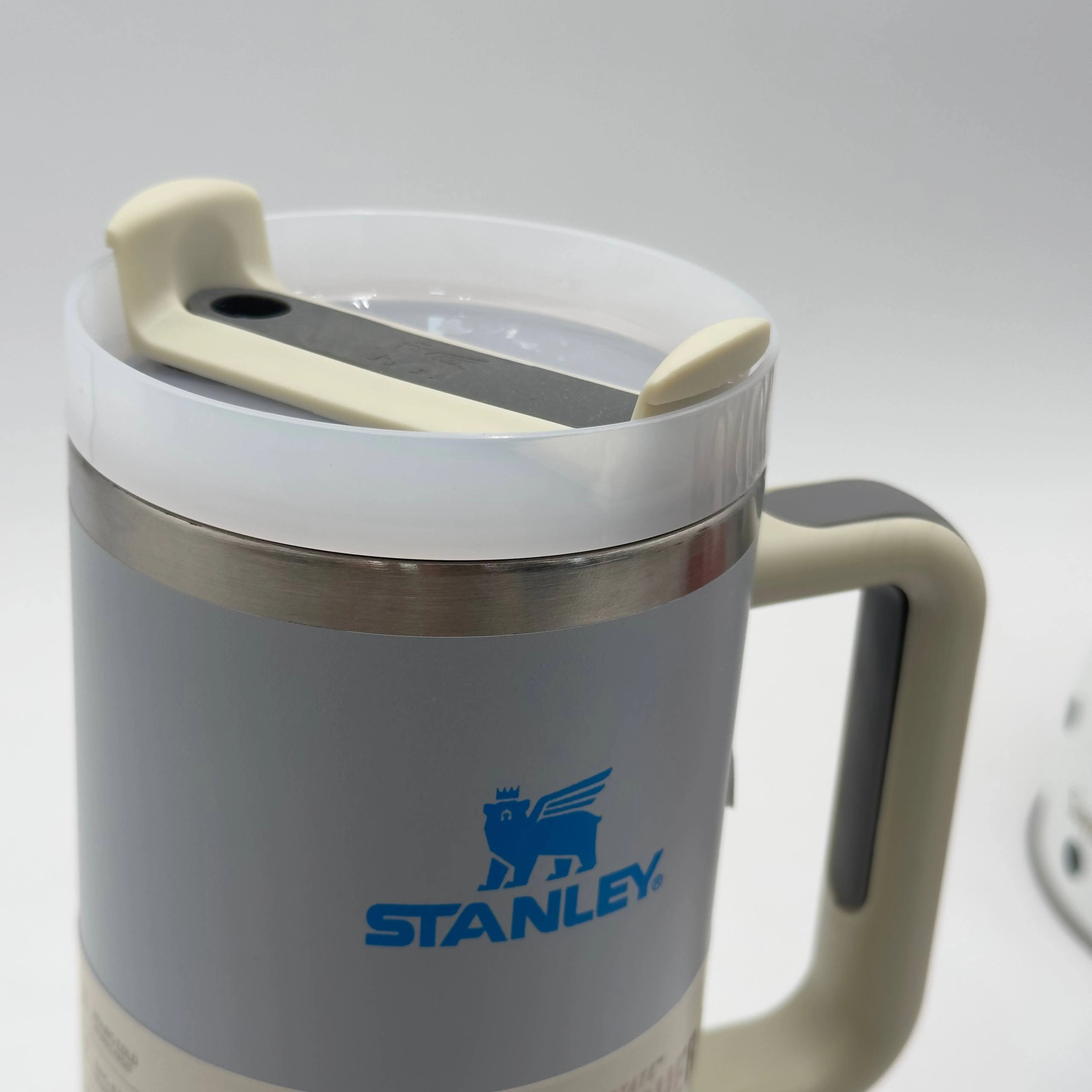 Stanley termokrujkasi, Blue arzon