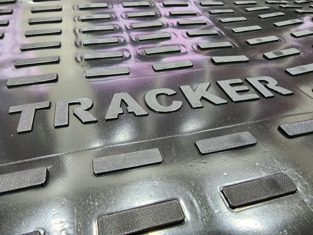 Полик для багажника, Tracker 2 недорого