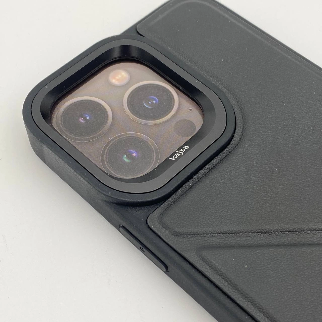 Чехол Kajsa Preppie Collection Origami для iPhone 15 Pro Max черный в Узбекистане